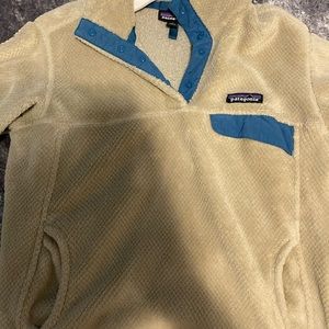 Patagonia sweater size M.